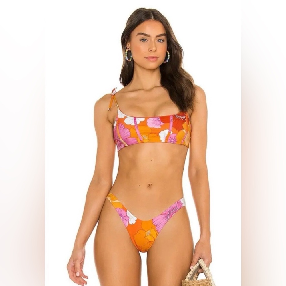 AGUA BENDITA X Revolve Genoveva Bikini Top in Orange, pink and red blooms